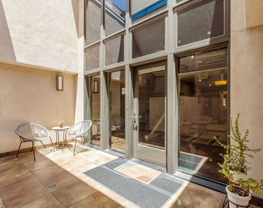 125 N Raymond Avenue - Photo Thumbnail 6