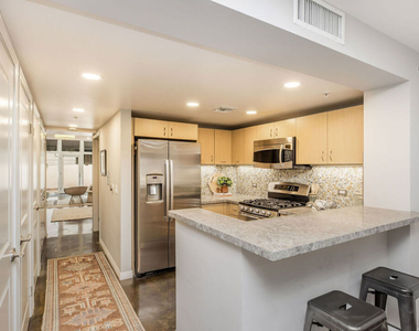125 N Raymond Avenue - Photo Thumbnail 8