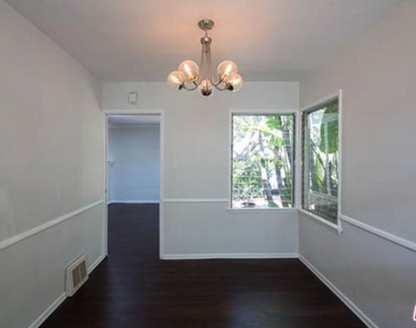 2117 Alcyona Drive - Photo Thumbnail 8