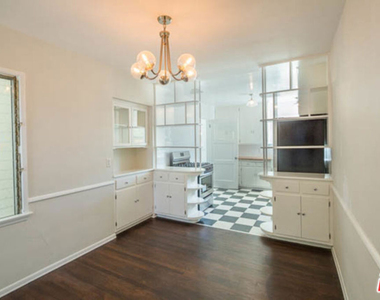 2117 Alcyona Drive - Photo Thumbnail 9