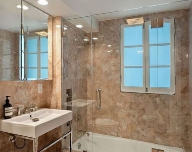 109 N Sycamore Avenue - Photo Thumbnail 16