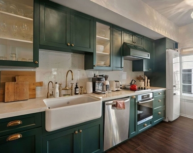 109 N Sycamore Avenue - Photo Thumbnail 13