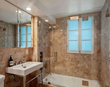 109 N Sycamore Avenue - Photo Thumbnail 17