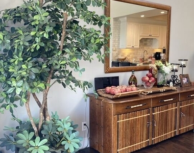 4460 Wilshire Boulevard - Photo Thumbnail 12