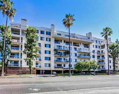 4460 Wilshire Boulevard - Photo Thumbnail 8