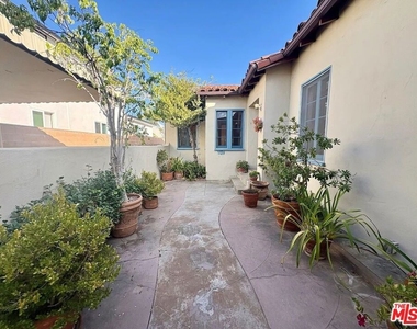 842 E Walnut Avenue - Photo Thumbnail 32