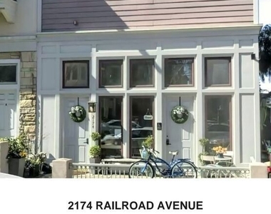 2174 Railroad Avenue - Photo Thumbnail 5