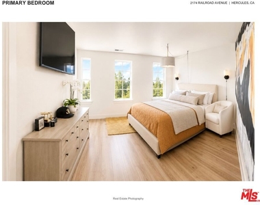 2174 Railroad Avenue - Photo Thumbnail 15