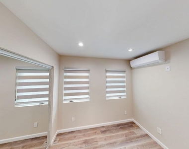 2811 W 46th Street - Photo Thumbnail 5