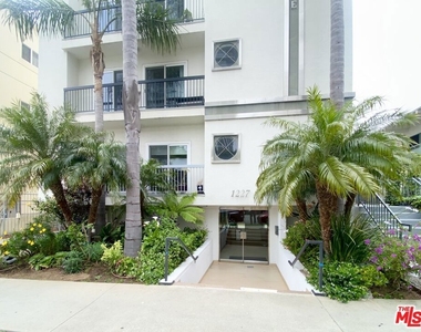 1227 Granville Avenue - Photo Thumbnail 1