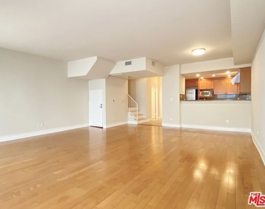 1227 Granville Avenue - Photo Thumbnail 4