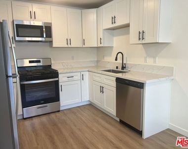 1411 Innes Place - Photo Thumbnail 12