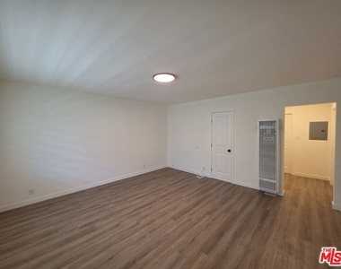 1411 Innes Place - Photo Thumbnail 3