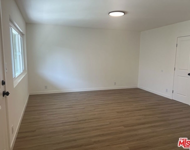 1411 Innes Place - Photo Thumbnail 10