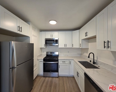 1411 Innes Place - Photo Thumbnail 5