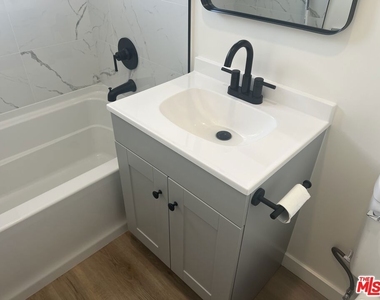 1411 Innes Place - Photo Thumbnail 20