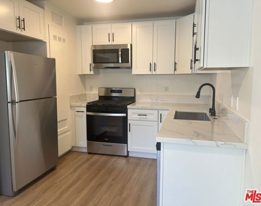 1411 Innes Place - Photo Thumbnail 6