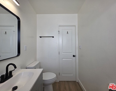 1411 Innes Place - Photo Thumbnail 47