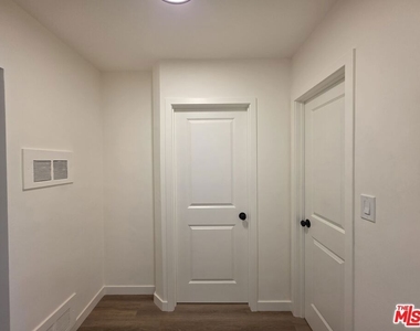 1411 Innes Place - Photo Thumbnail 25