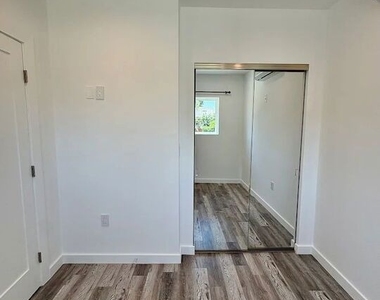 8045 Darby Avenue - Photo Thumbnail 7