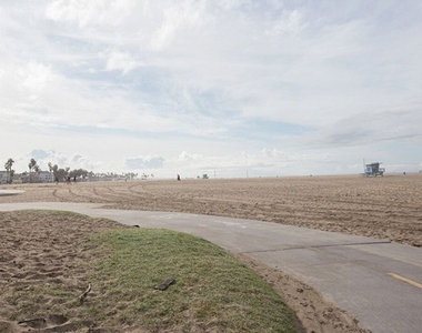 40 Rose Avenue - Photo Thumbnail 13