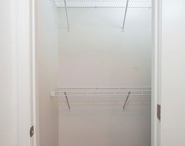 40 Rose Avenue - Photo Thumbnail 8