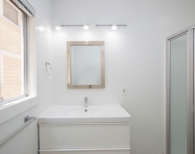 40 Rose Avenue - Photo Thumbnail 6