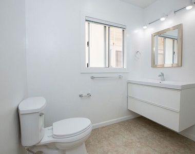 40 Rose Avenue - Photo Thumbnail 5