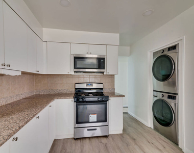 15013 Hartsook Street - Photo Thumbnail 7