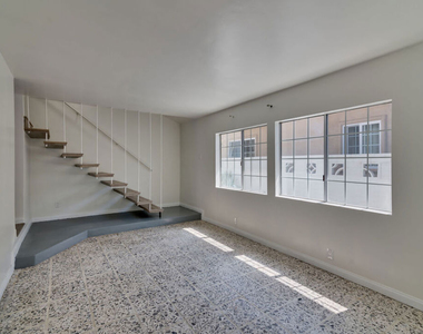 15013 Hartsook Street - Photo Thumbnail 4