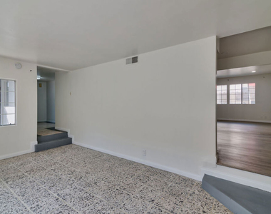 15013 Hartsook Street - Photo Thumbnail 5
