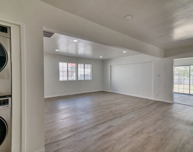 15013 Hartsook Street - Photo Thumbnail 8