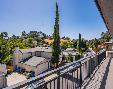 5343 Tendilla Avenue - Photo Thumbnail 16