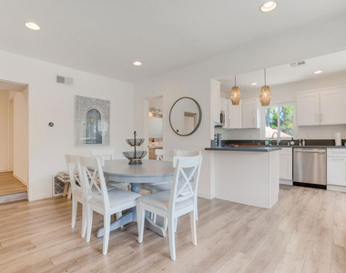 5343 Tendilla Avenue - Photo Thumbnail 7