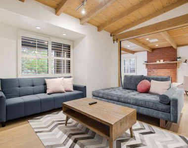 4437 Vantage Avenue - Photo Thumbnail 4