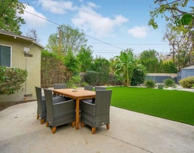 4437 Vantage Avenue - Photo Thumbnail 8