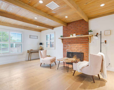 4437 Vantage Avenue - Photo Thumbnail 3