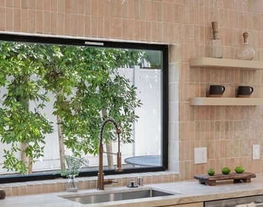 1712 N Beverly Glen Boulevard - Photo Thumbnail 13