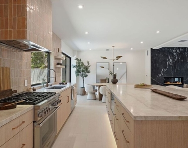 1712 N Beverly Glen Boulevard - Photo Thumbnail 12