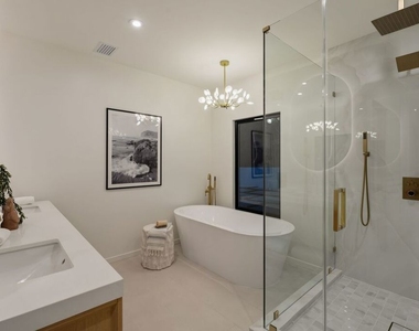 1712 N Beverly Glen Boulevard - Photo Thumbnail 20