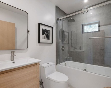 1712 N Beverly Glen Boulevard - Photo Thumbnail 28