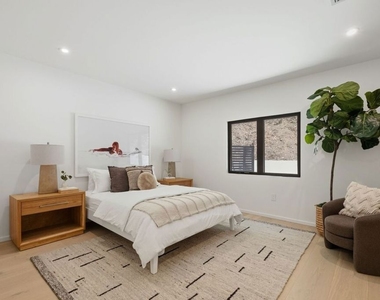 1712 N Beverly Glen Boulevard - Photo Thumbnail 23