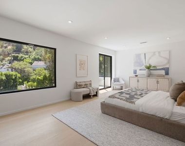 1712 N Beverly Glen Boulevard - Photo Thumbnail 16
