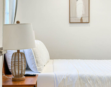239 S Doheny Drive - Photo Thumbnail 9