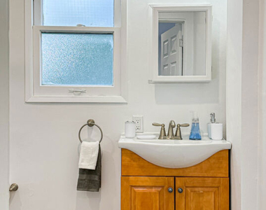 239 S Doheny Drive - Photo Thumbnail 14