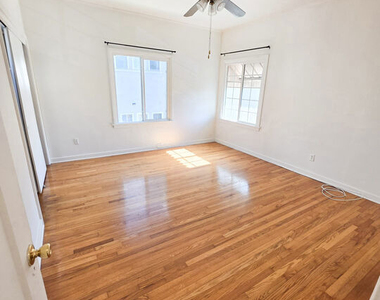 1331 Masselin Avenue - Photo Thumbnail 6