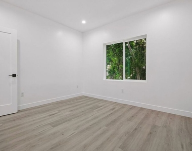 1434 Beverwil Drive - Photo Thumbnail 10