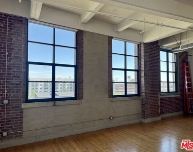1850 Industrial Street - Photo Thumbnail 14
