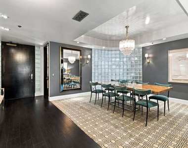 2132 Century Park Lane - Photo Thumbnail 6