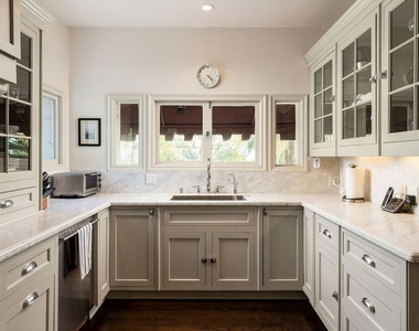 7887 Hillside Avenue - Photo Thumbnail 3